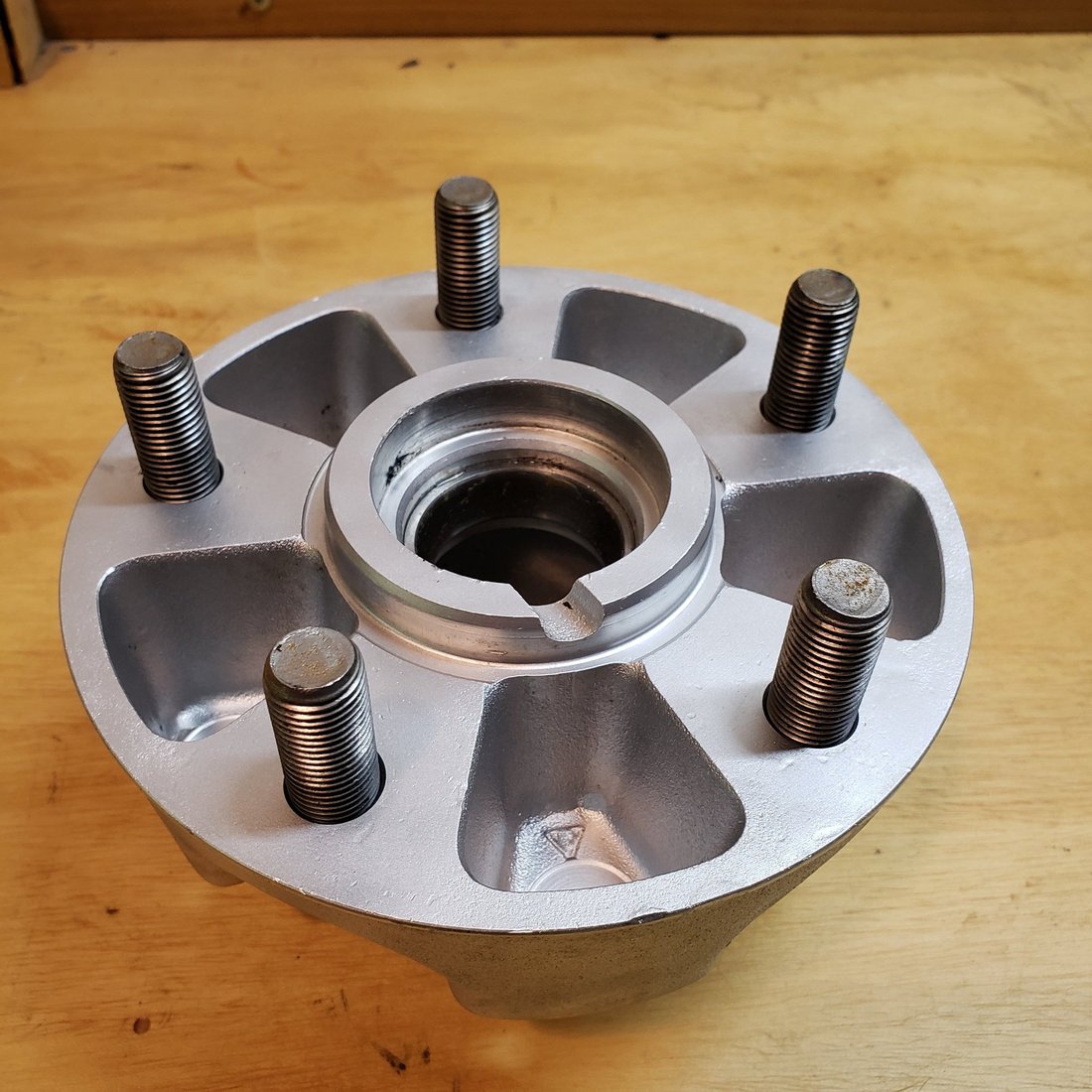 Wheel hubs after vapor blasting